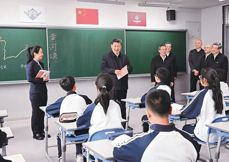 习近平：推动全民阅读，建设书香社会